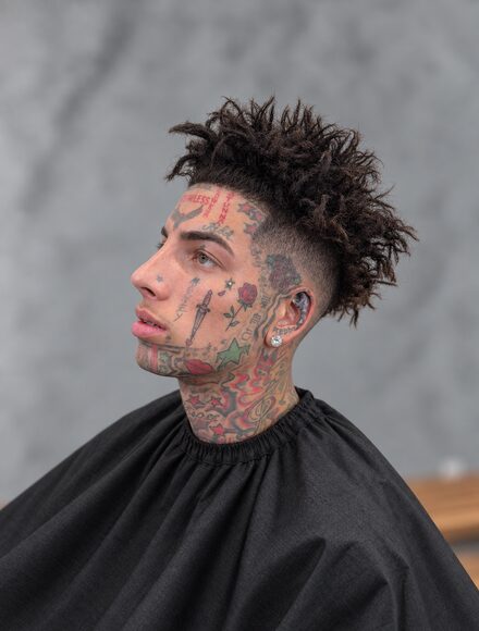 Creative hair design and tattoos in Miramar — Van Den Berg